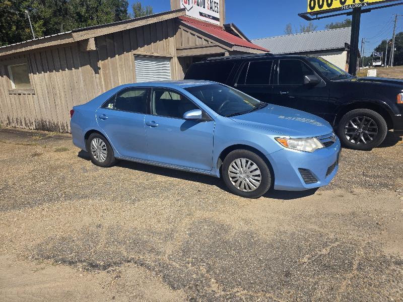 Toyota Camry Base 2012
