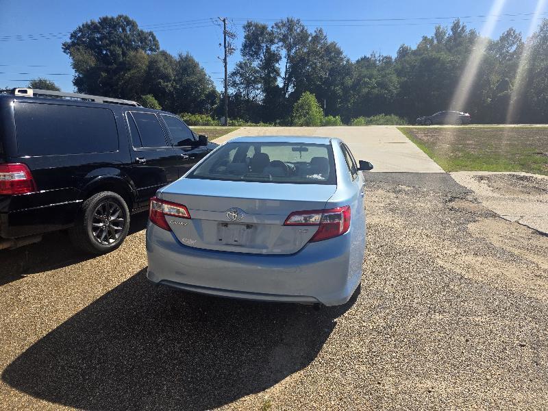 Toyota Camry Base 2012