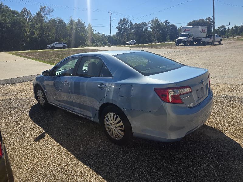 Toyota Camry Base 2012