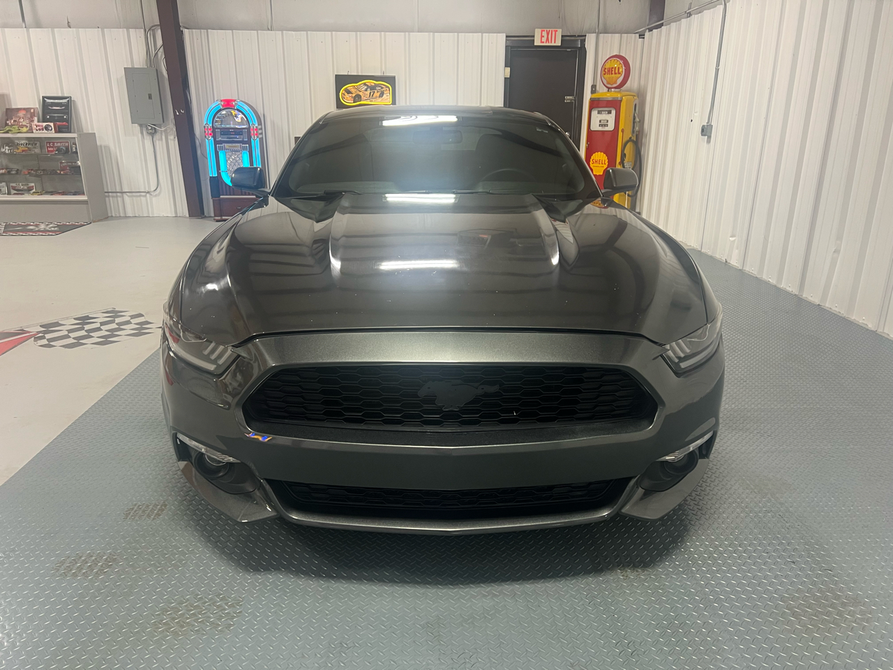 2015 Ford Mustang V6 photo 2