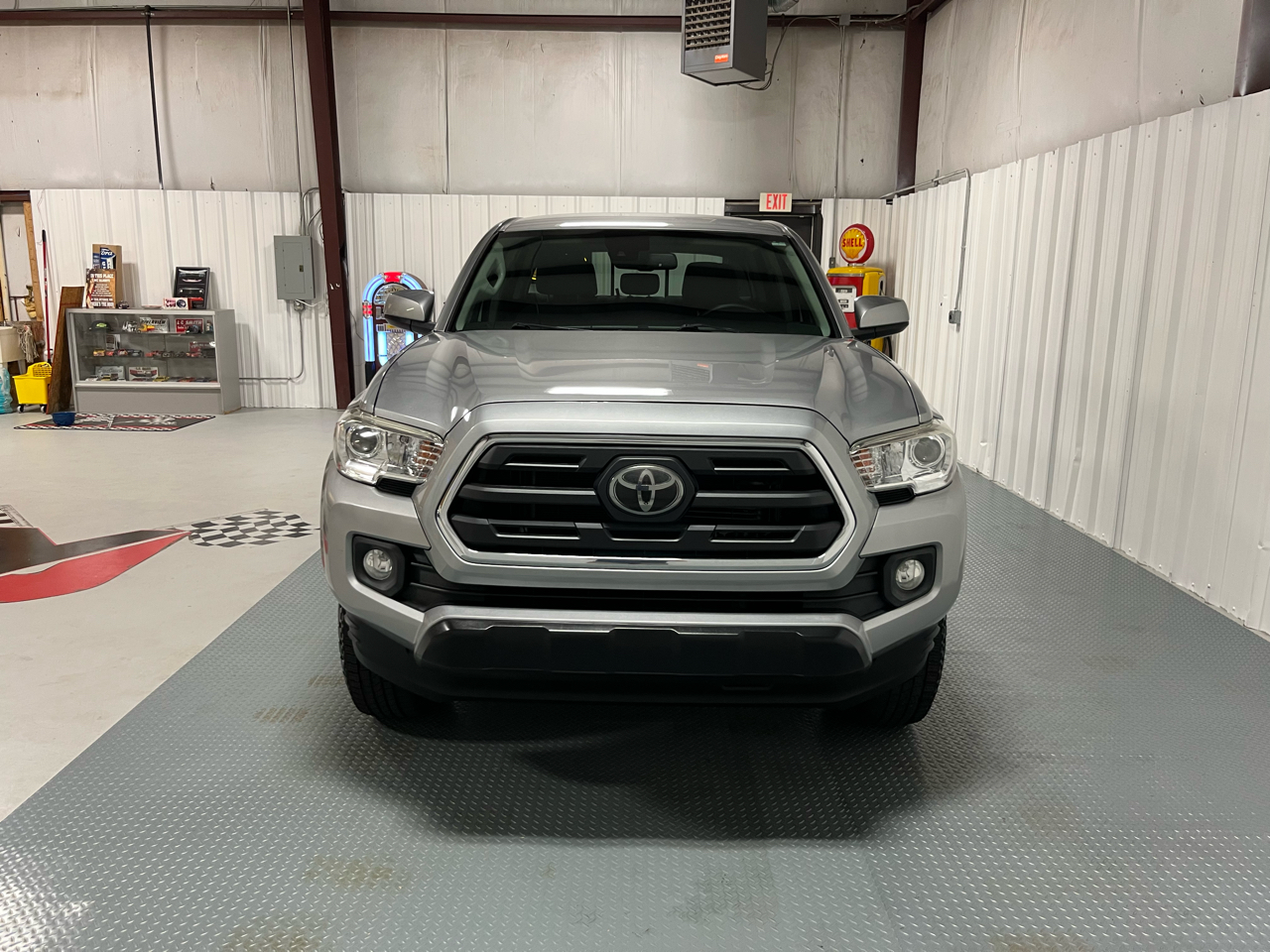 2019 Toyota Tacoma SR5 V6 photo 3
