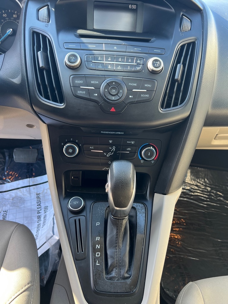 Ford Focus SE Sedan 2017 Ford Focus SE Sedan 2017