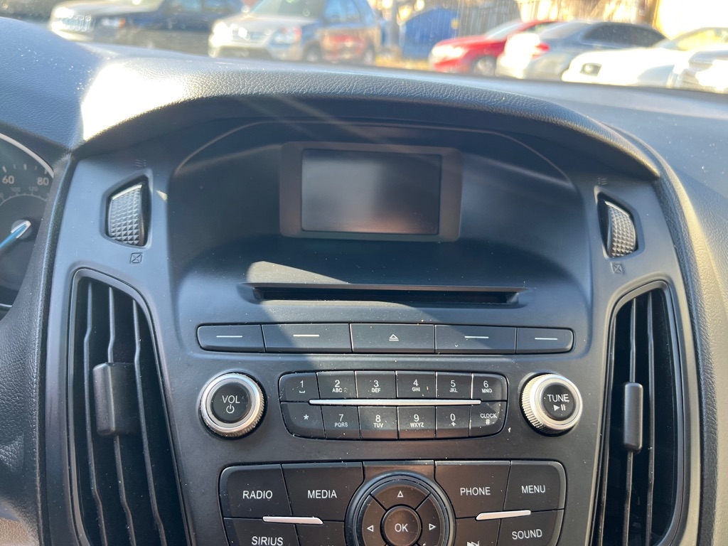 Ford Focus SE Sedan 2017 Ford Focus SE Sedan 2017