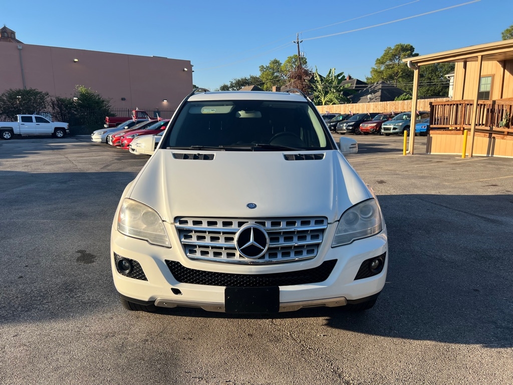 Mercedes-Benz M-Class 4MATIC 4dr ML 350 2011 Mercedes-Benz M-Class 4MATIC 4dr ML 350 2011