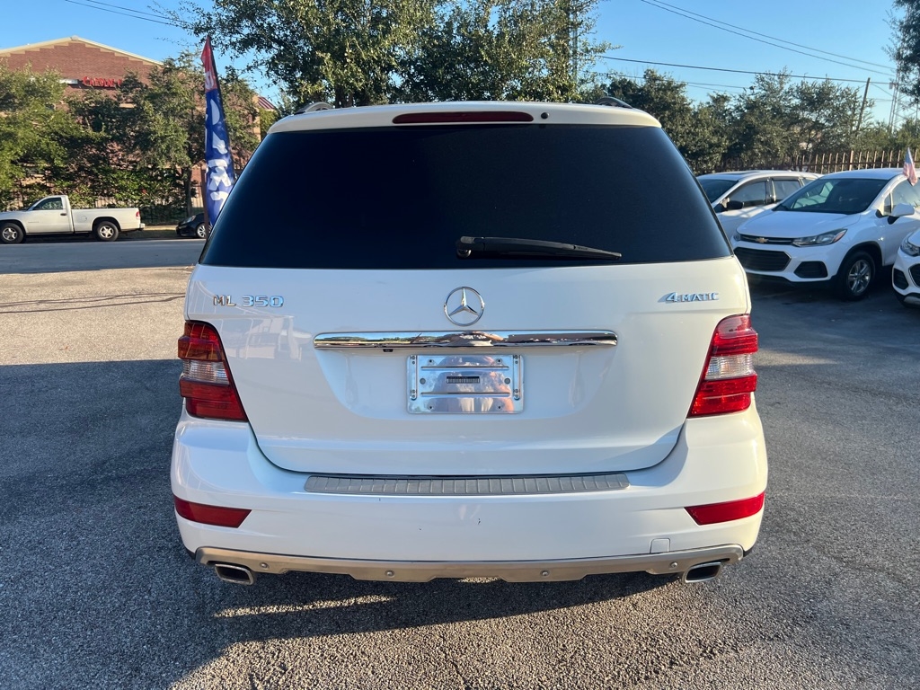 Mercedes-Benz M-Class 4MATIC 4dr ML 350 2011 Mercedes-Benz M-Class 4MATIC 4dr ML 350 2011
