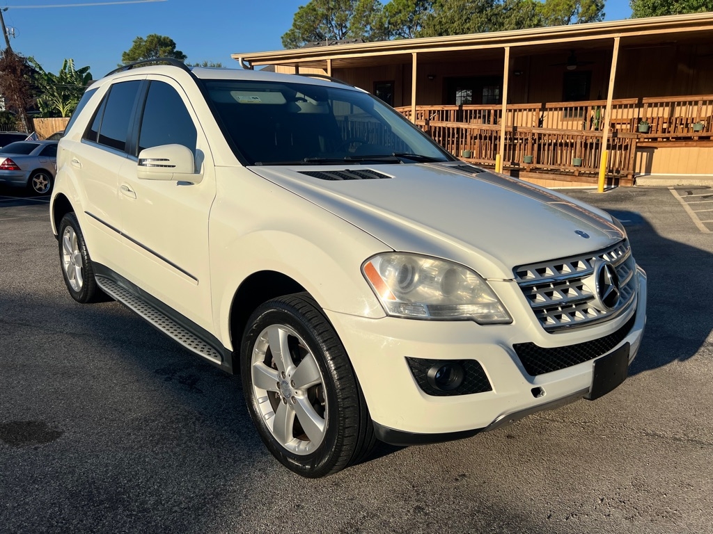 Mercedes-Benz M-Class 4MATIC 4dr ML 350 2011 Mercedes-Benz M-Class 4MATIC 4dr ML 350 2011