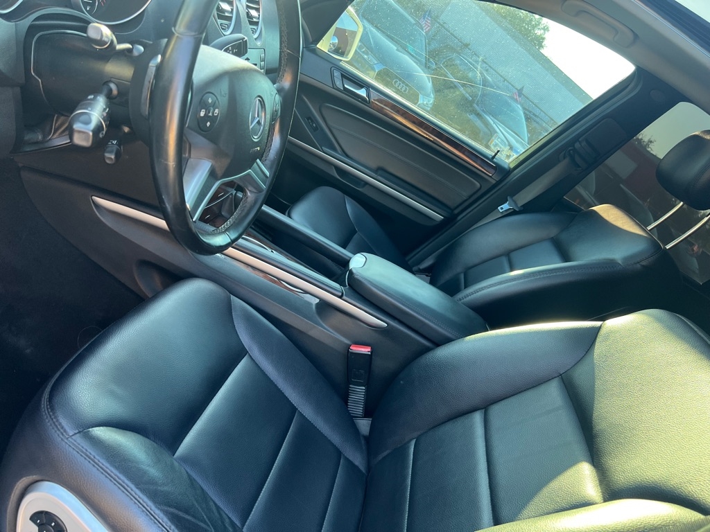 Mercedes-Benz M-Class 4MATIC 4dr ML 350 2011 Mercedes-Benz M-Class 4MATIC 4dr ML 350 2011