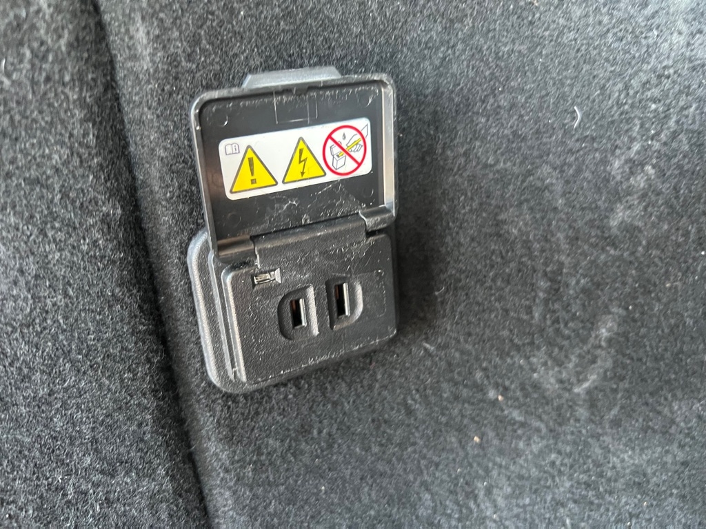 Mercedes-Benz M-Class 4MATIC 4dr ML 350 2011 Mercedes-Benz M-Class 4MATIC 4dr ML 350 2011