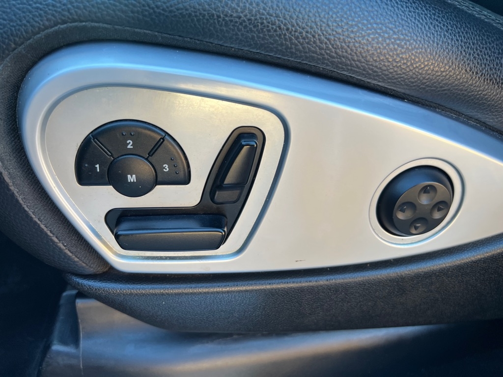 Mercedes-Benz M-Class 4MATIC 4dr ML 350 2011 Mercedes-Benz M-Class 4MATIC 4dr ML 350 2011