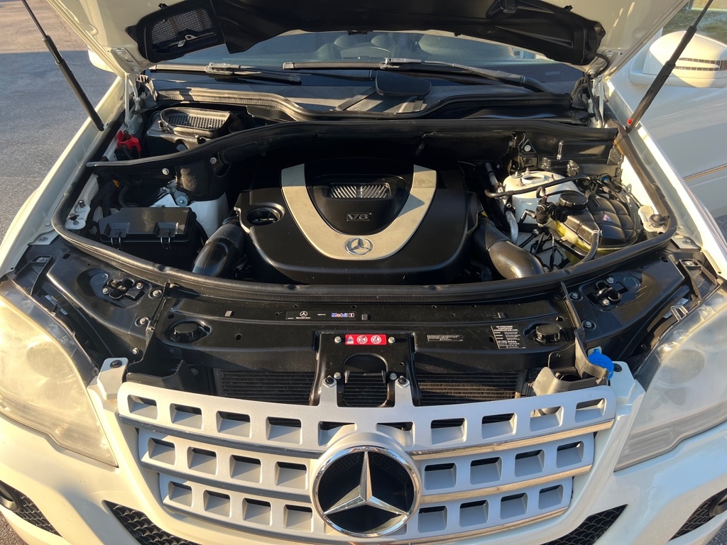 Mercedes-Benz M-Class 4MATIC 4dr ML 350 2011 Mercedes-Benz M-Class 4MATIC 4dr ML 350 2011