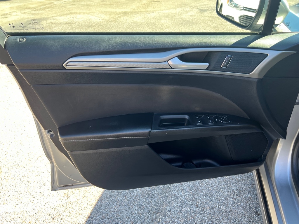 Ford Fusion SE FWD 2020