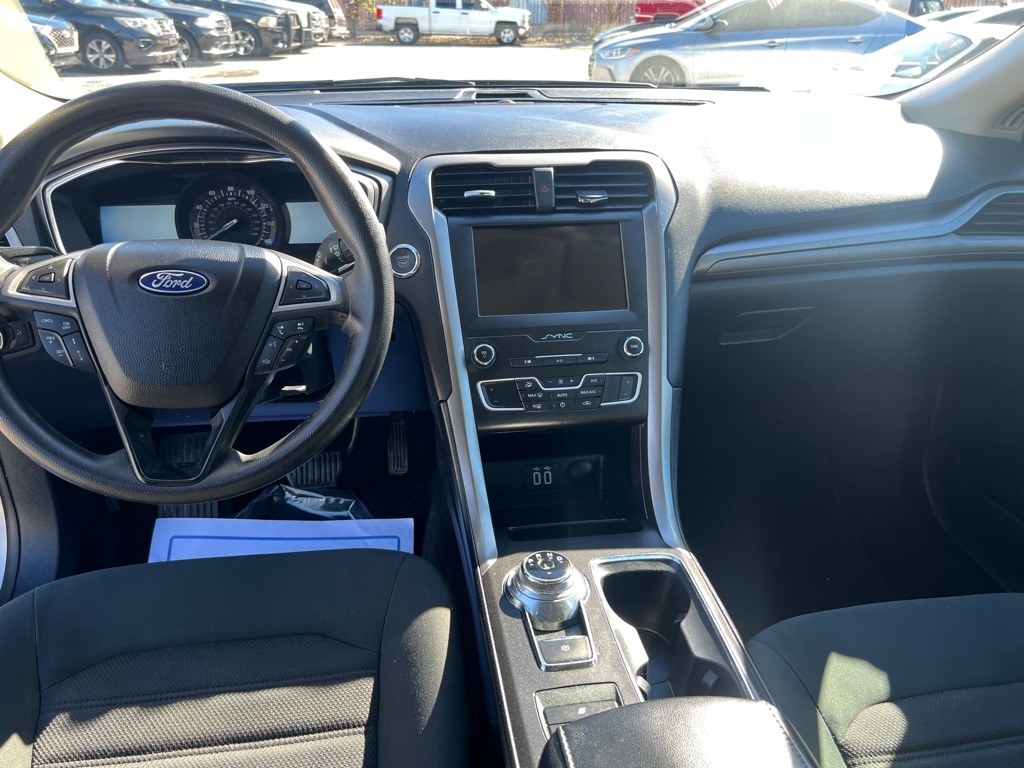 Ford Fusion SE FWD 2020