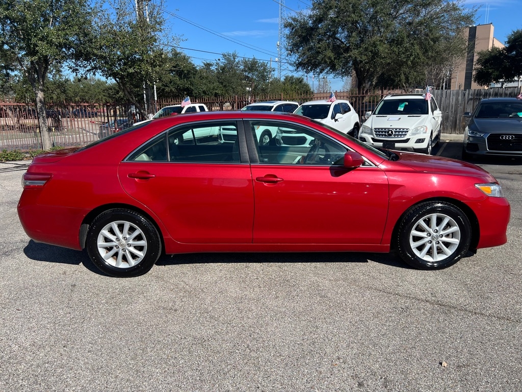 Toyota Camry 4dr Sdn I4 Man LE (Natl) 2011
