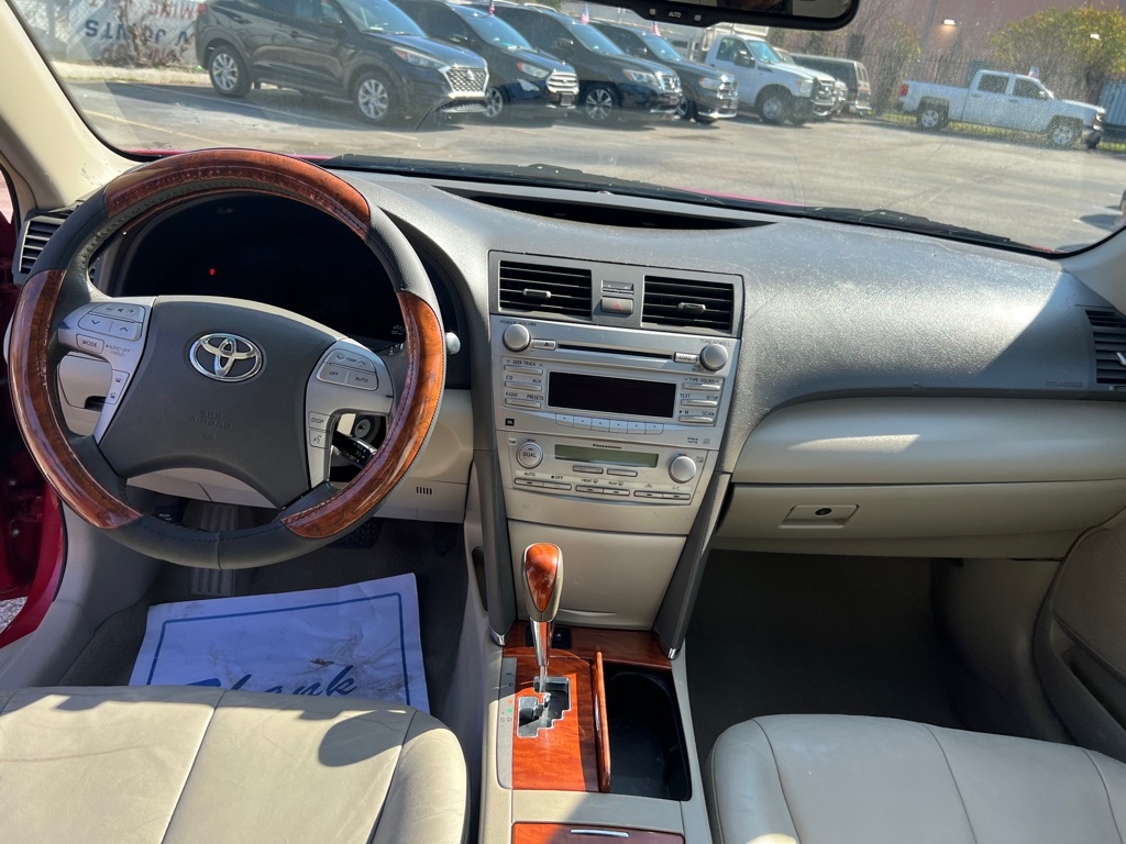 Toyota Camry 4dr Sdn I4 Man LE (Natl) 2011