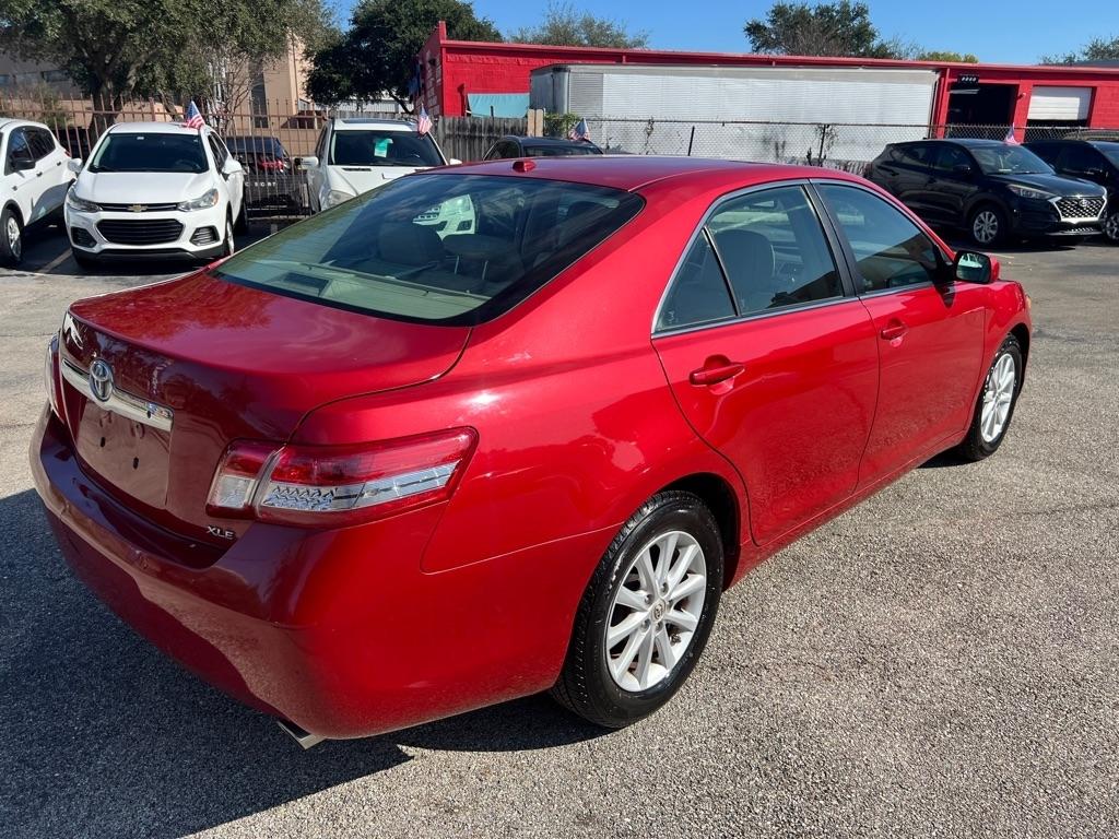 Toyota Camry 4dr Sdn I4 Man LE (Natl) 2011