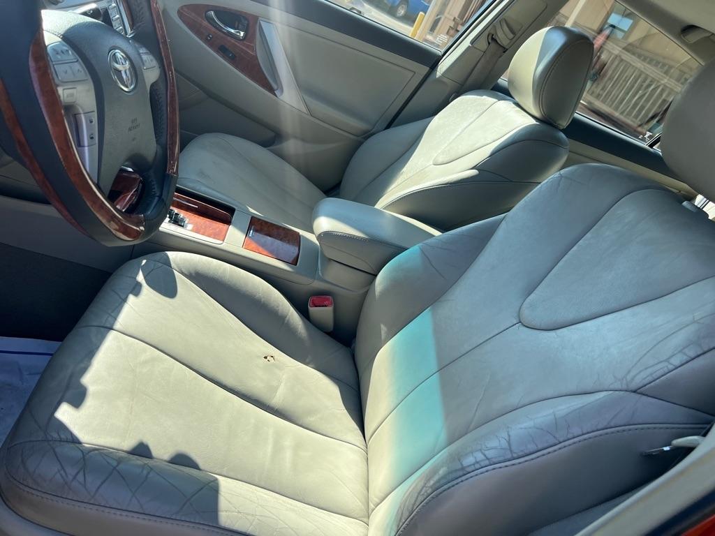 Toyota Camry 4dr Sdn I4 Man LE (Natl) 2011