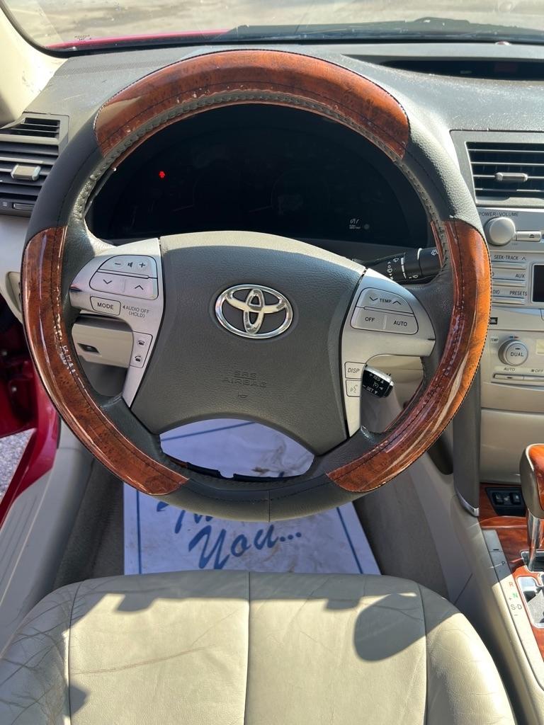 Toyota Camry 4dr Sdn I4 Man LE (Natl) 2011