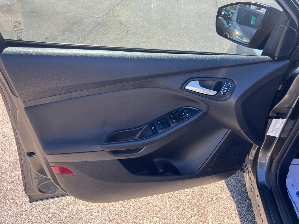 Ford Focus 4dr Sdn SE 2015