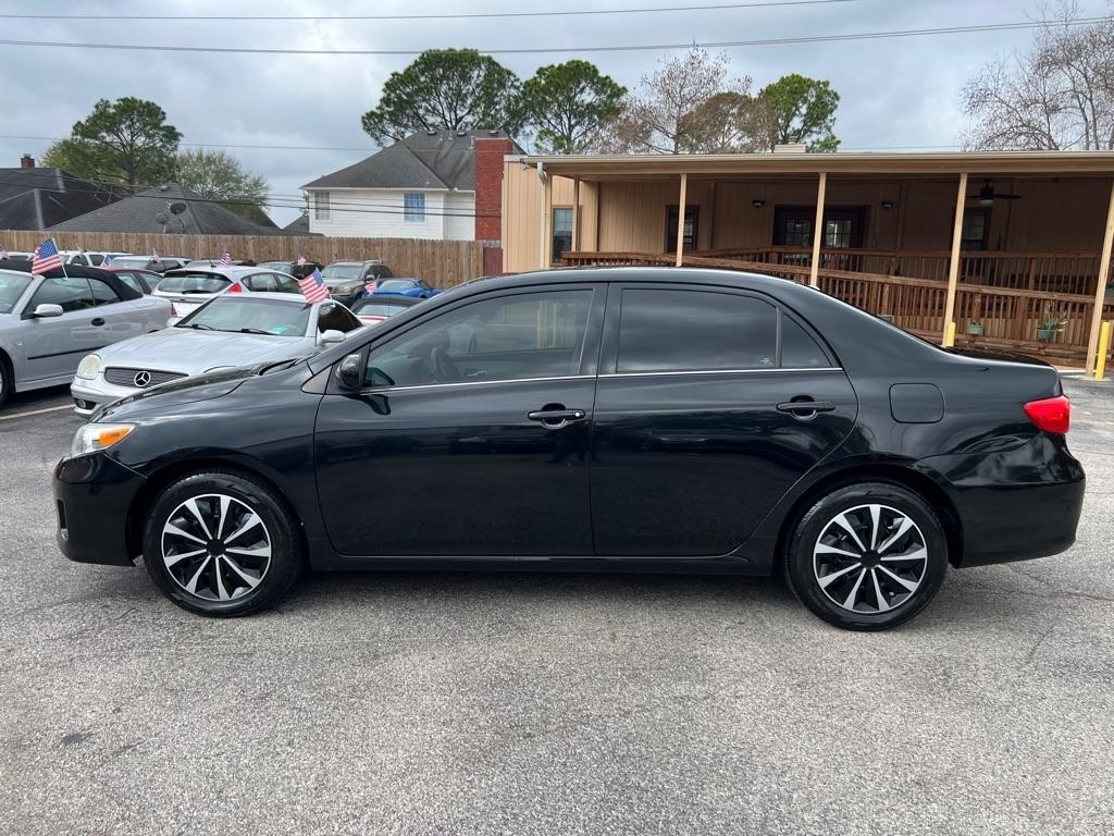 Toyota Corolla 4dr Sdn Auto LE Special Edition (Natl) 2013