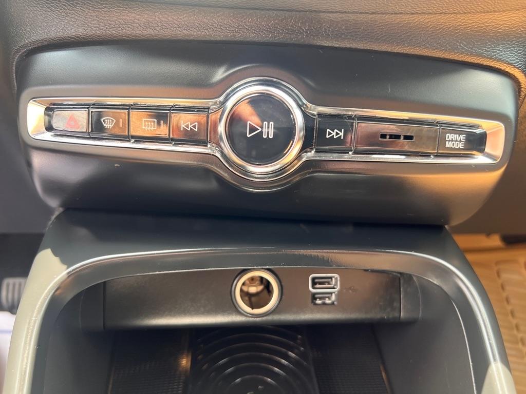 Volvo XC40 T4 FWD Momentum 2019