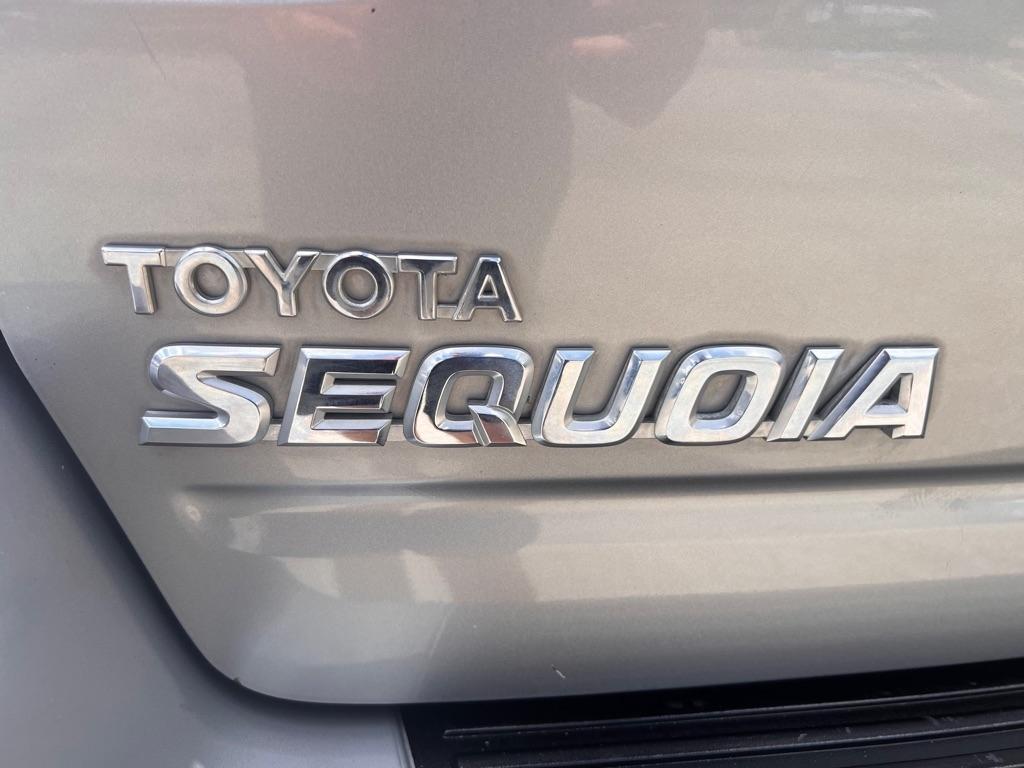 Toyota Sequoia 4dr SR5 (Natl) 2003