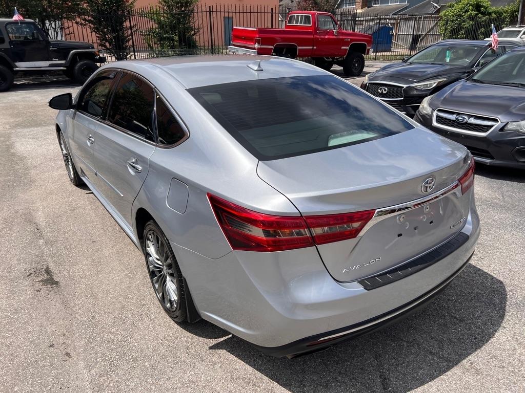 Toyota Avalon XLE Premium (Natl) 2018