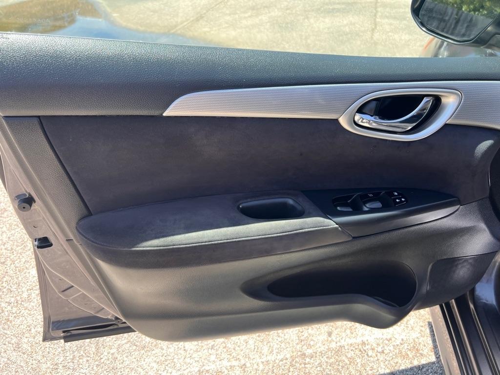 Nissan Sentra 4dr Sdn I4 CVT SR 2014