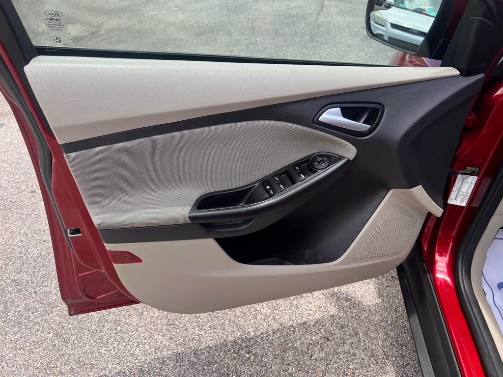 Ford Focus 4dr Sdn SE 2014
