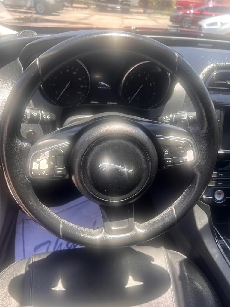 Jaguar XE 25t RWD 2017