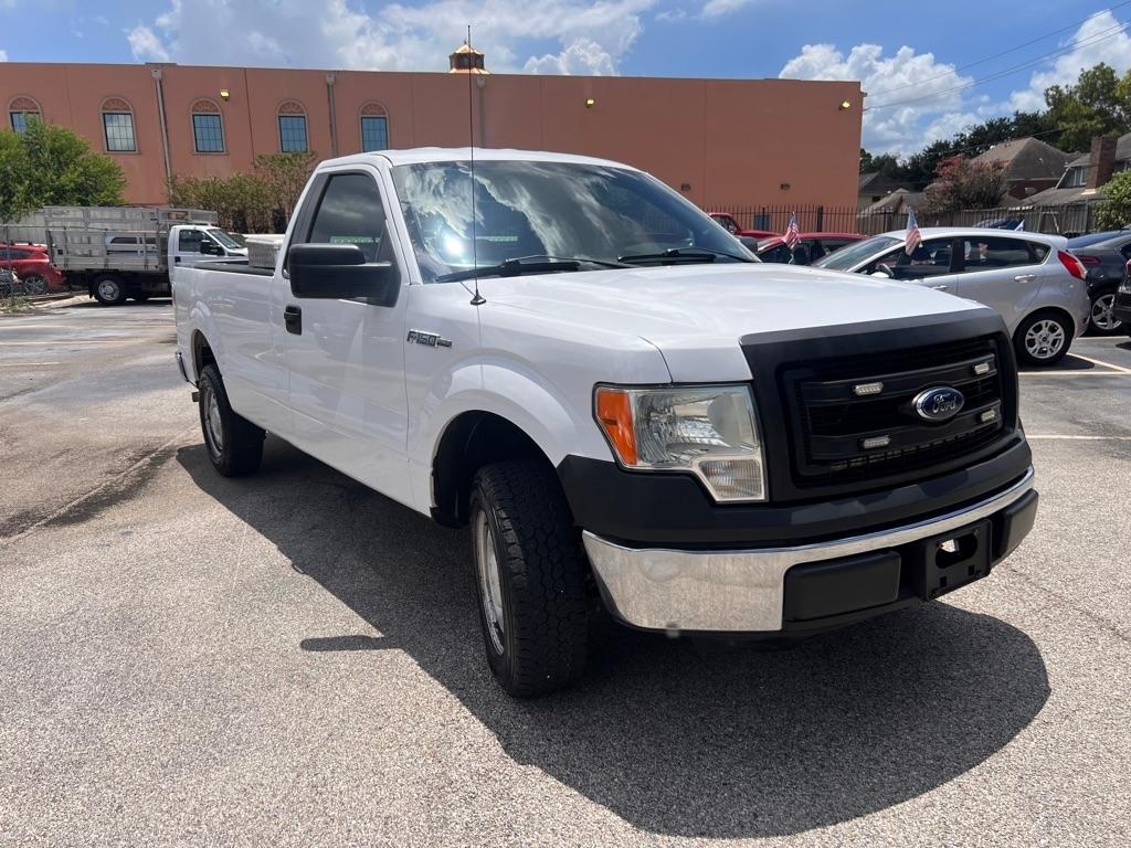 Ford F-150 2WD Reg Cab 126" STX 2014