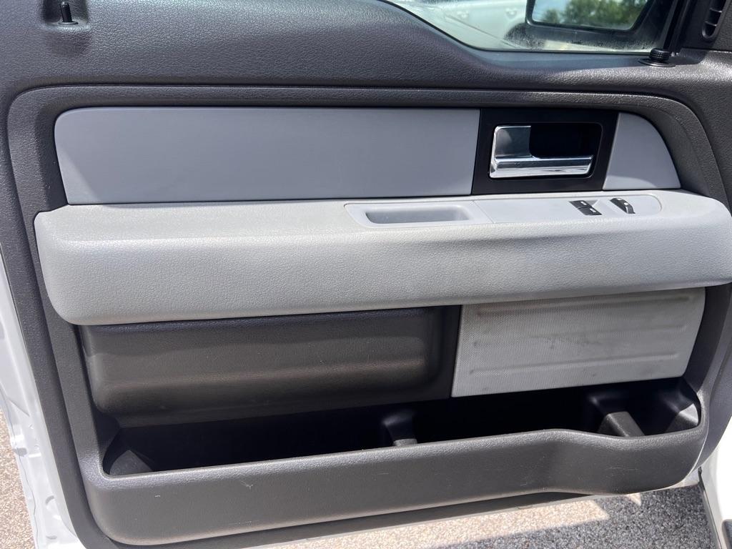 Ford F-150 2WD Reg Cab 126" STX 2014