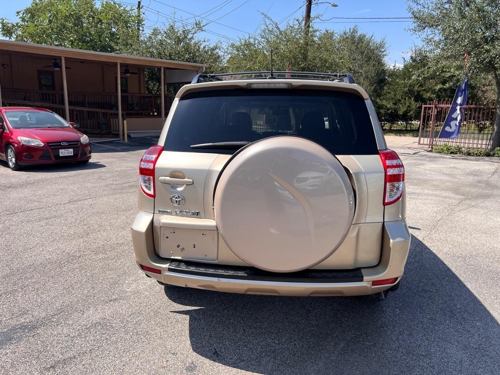 Toyota RAV4 FWD 4dr 4-cyl 4-Spd AT (Natl) 2010
