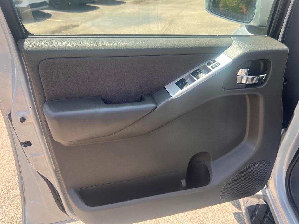 Nissan Pathfinder 2WD 4dr V6 SV 2012
