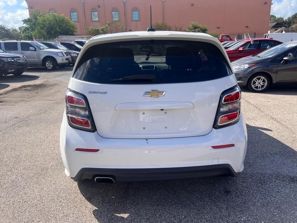 Chevrolet Sonic 5dr HB Auto LT w/1FL 2017