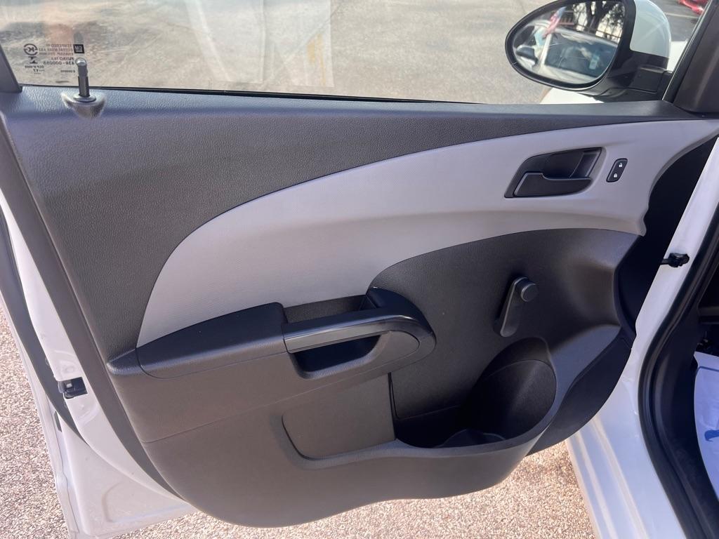 Chevrolet Sonic 5dr HB Auto LT w/1FL 2017