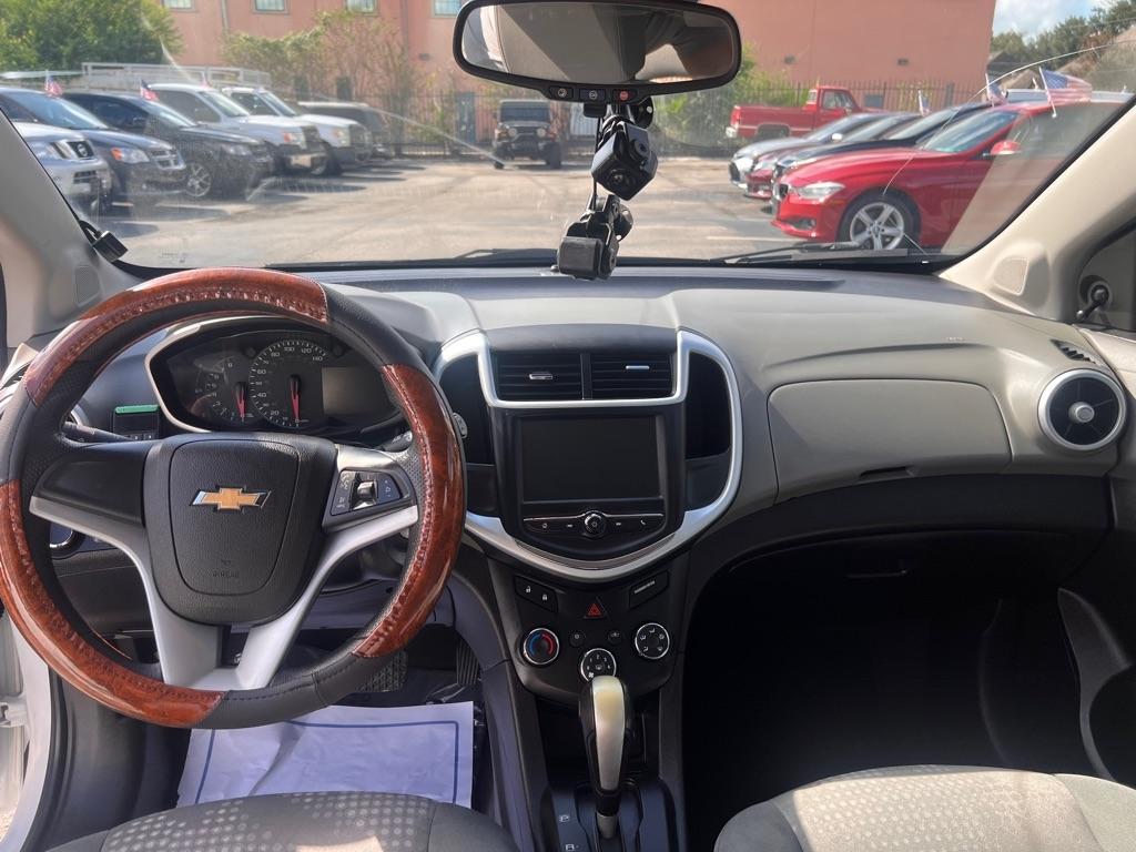 Chevrolet Sonic 5dr HB Auto LT w/1FL 2017