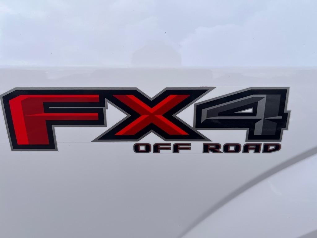 Ford F-150 Lariat 4WD SuperCab 8' Box 2019