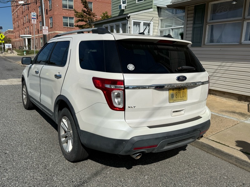 2012 Ford Explorer XLT photo 7