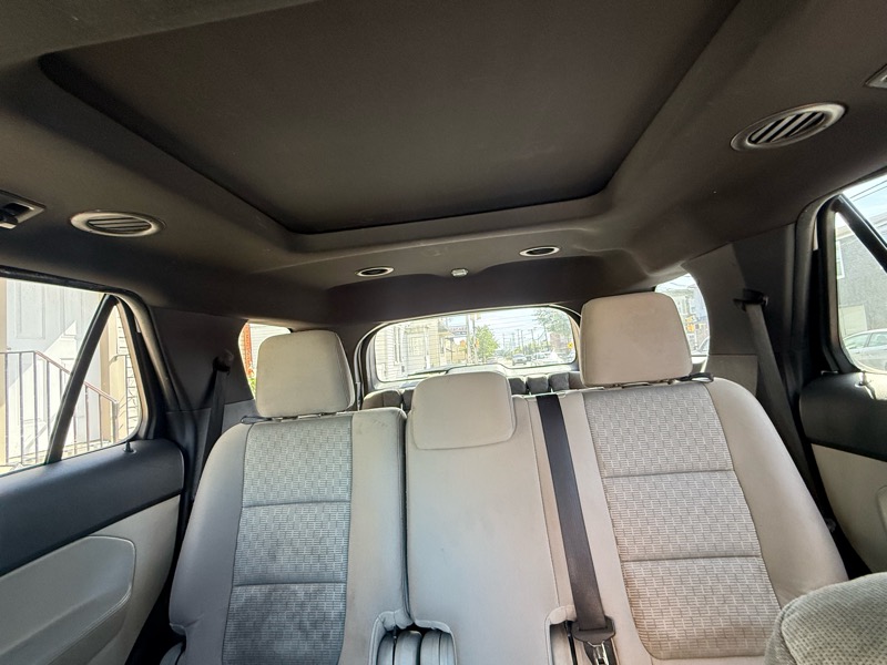 2012 Ford Explorer XLT photo 10