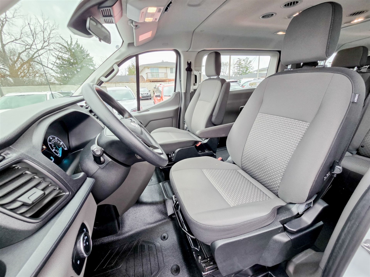 Ford Transit Passenger Wagon  2023