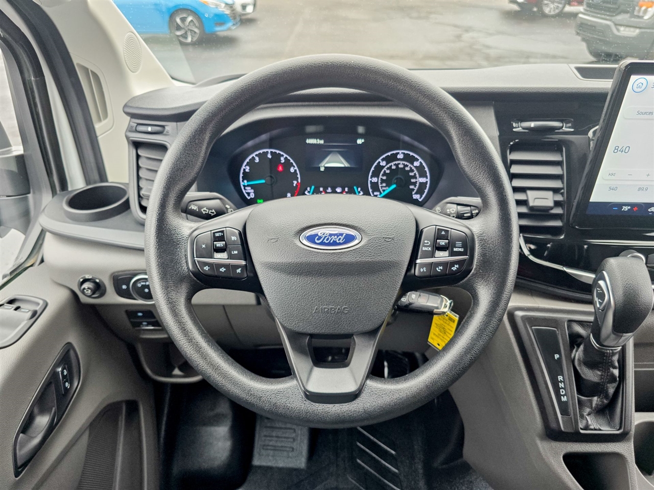 Ford Transit Passenger Wagon  2023