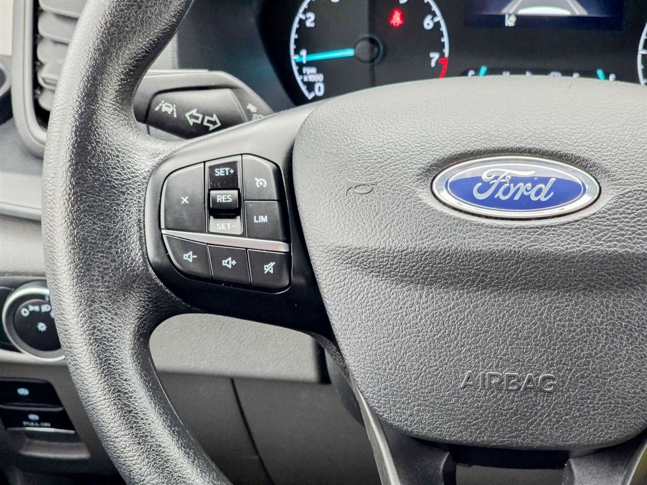 Ford Transit Passenger Wagon  2023