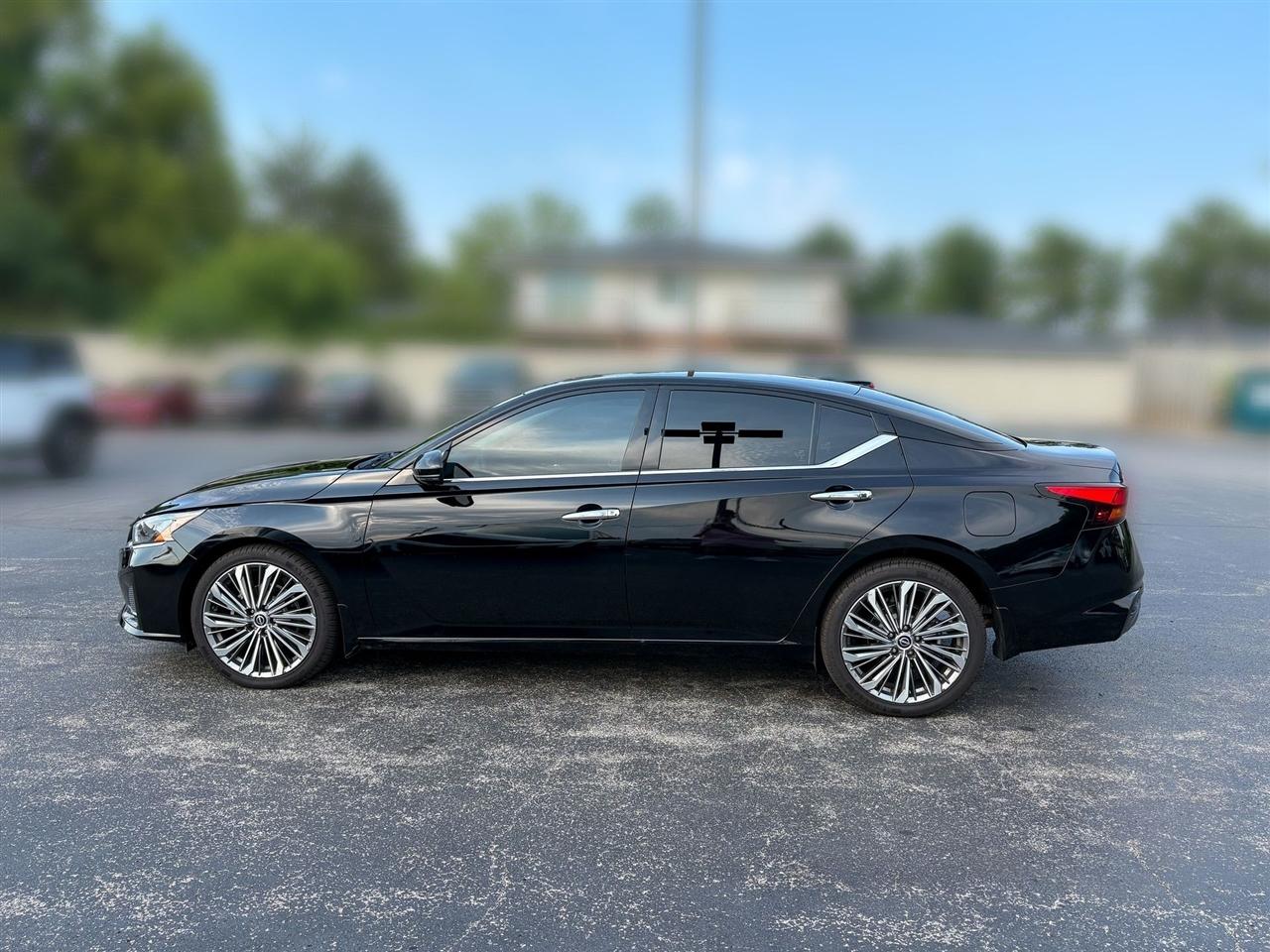 Nissan Altima  2024