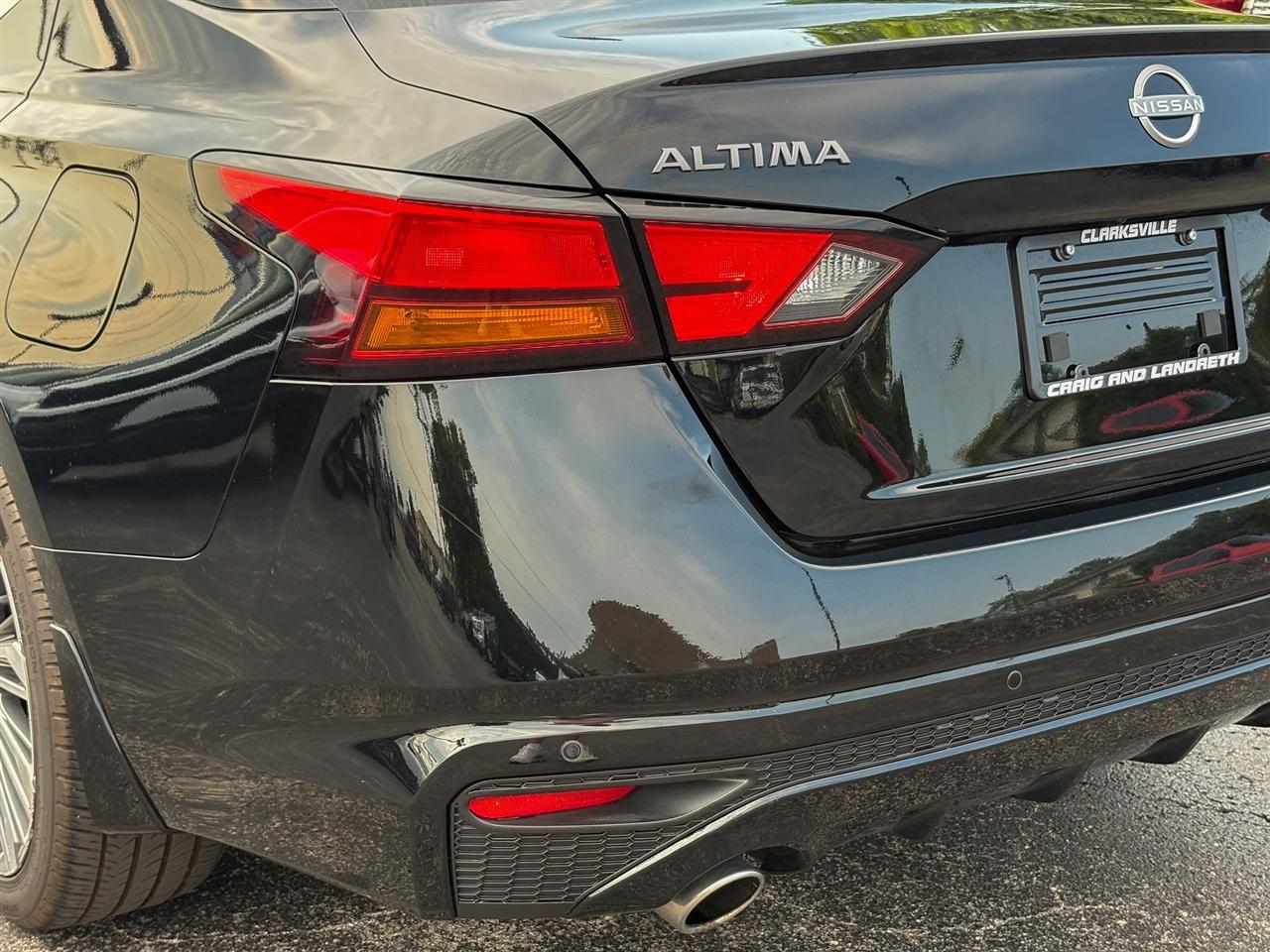 Nissan Altima  2024