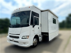 2010 Winnebago Adventurer 