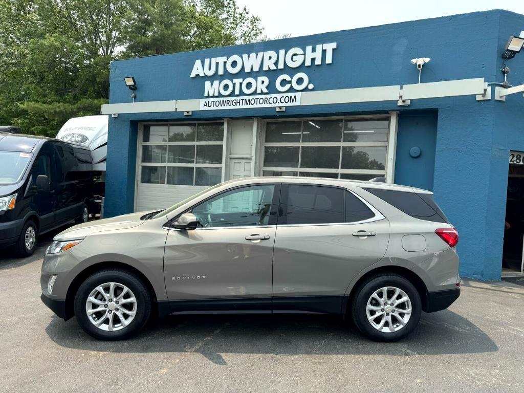 2019 Chevrolet Equinox LT photo 2