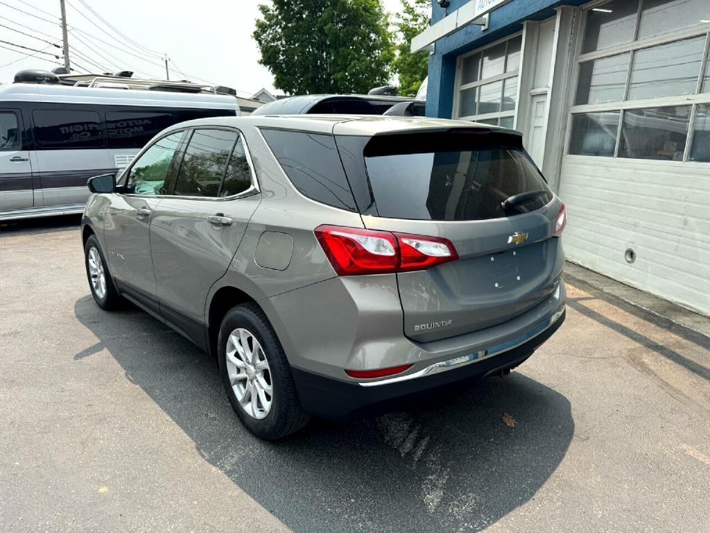 2019 Chevrolet Equinox LT photo 3