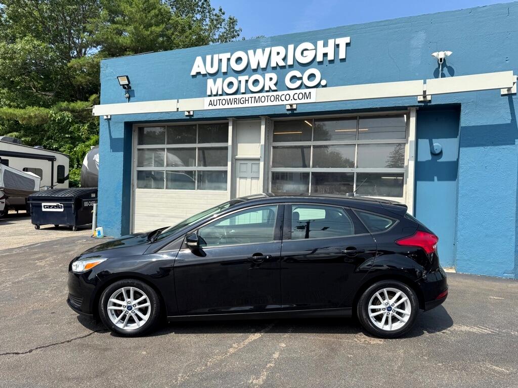 2018 Ford Focus SE photo 2