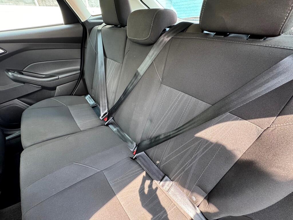 2018 Ford Focus SE photo 11