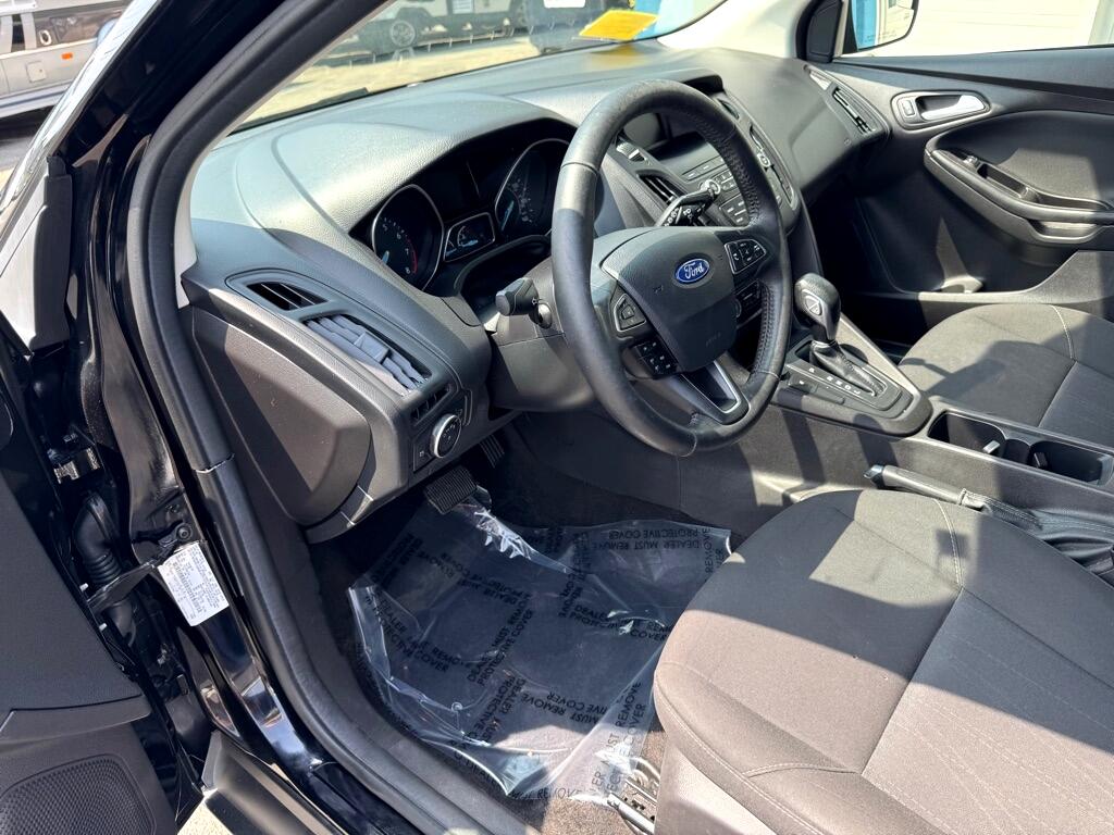 2018 Ford Focus SE photo 12